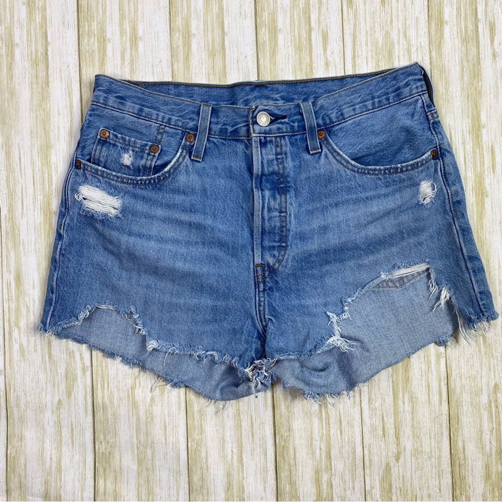 Levi’s Original Medium Wash High Rise Button Fly Blue Jean Denim Shorts